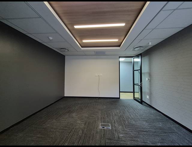 728M² OFFICE TO LET IN MELROSE ESTATE